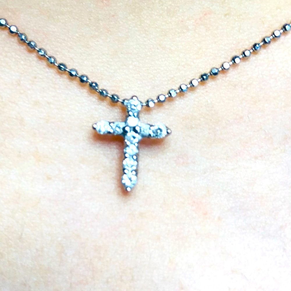 Whitegold cross necklace